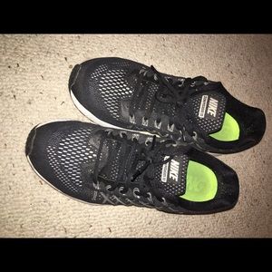 size 10 nike running shoes